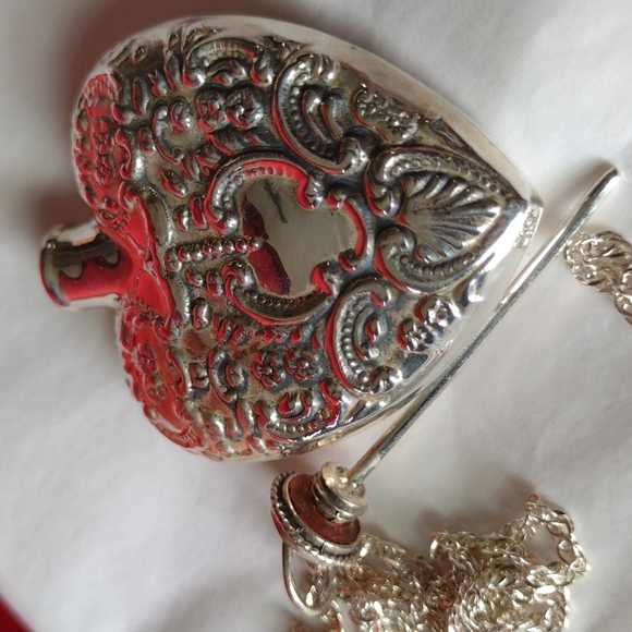 Stupendous Sterling Large Lady's Perfume Heart Fla - Picture 14 of 15